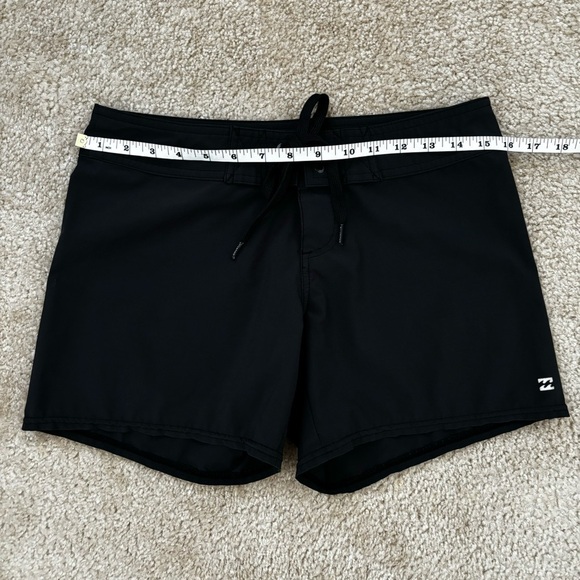 Billabong womens boardshorts - Picture 7 of 8